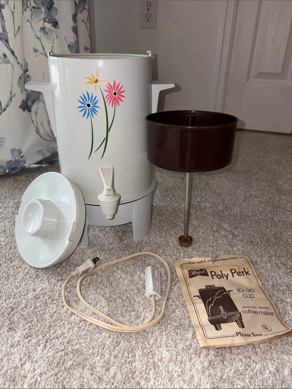 REGAL POLY PERK Vintage Electric Percolator Coffee Maker 10-12 Cup White